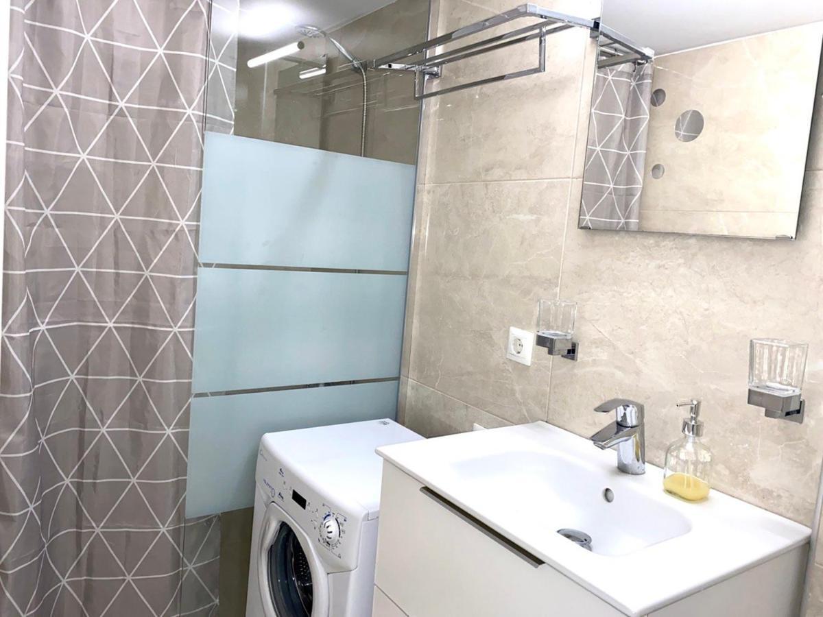 Dafni'S Home Is In 200M To Metro Ag Ioanis Athen Exterior foto